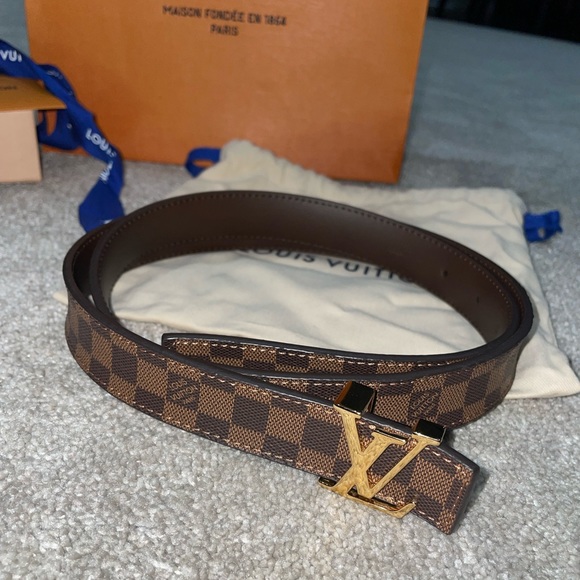 Louis Vuitton LV Initiales 25mm
Belt Damier 90 - Picture 5 of 12